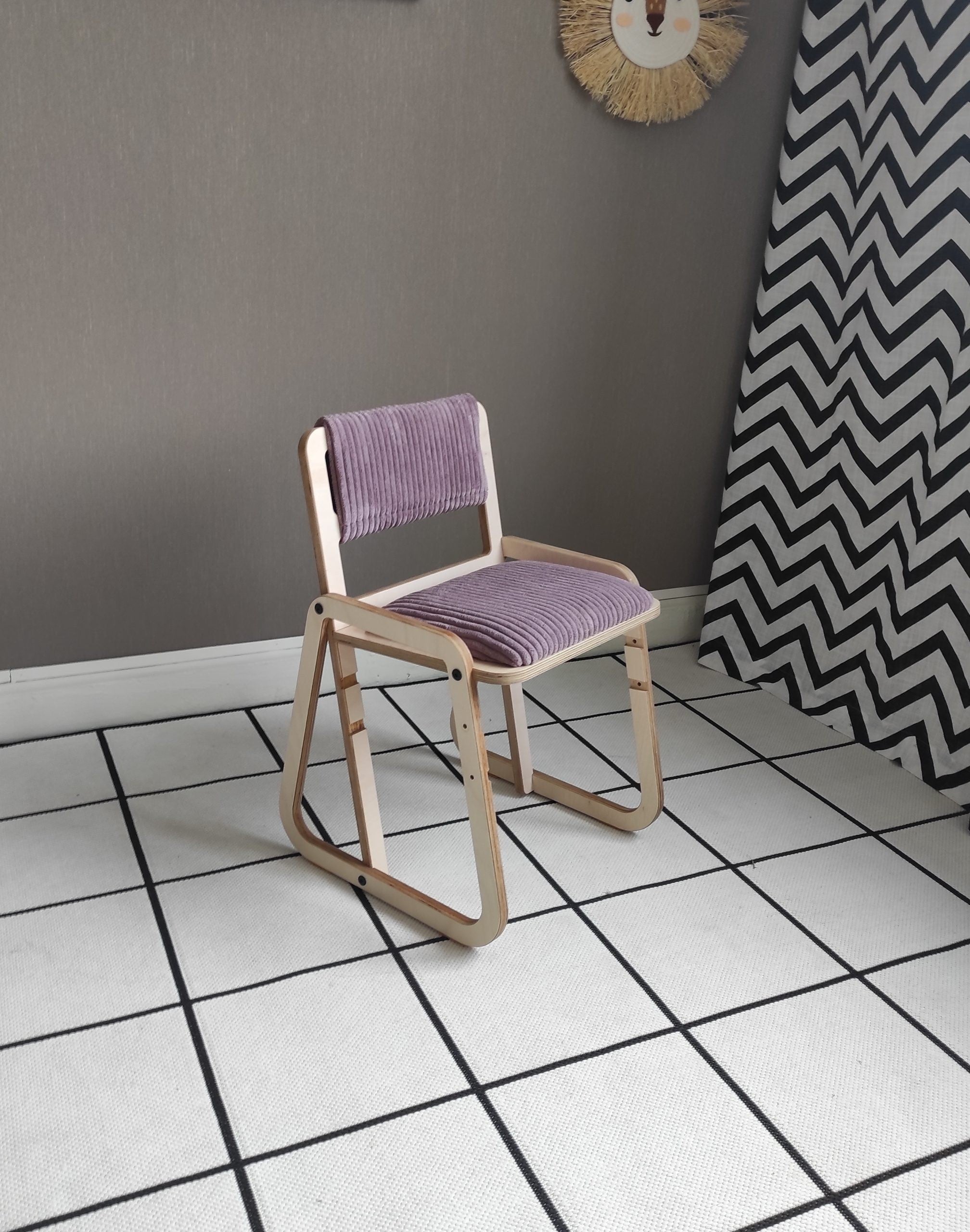 Adjustable Children Chair Julle - Cannon Pink